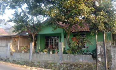 Dijual Rumah Lokasi Jl. Sukaratu Garut