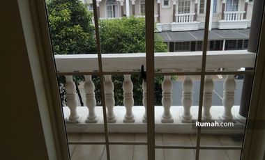 Disewakan Rumah Green Lake City EUROPE - Uk.8x20m, Rp.90jt/th