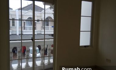 Disewakan Rumah Green Lake City EUROPE - Uk.8x20m, Rp.90jt/th