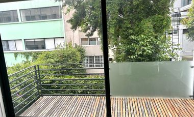Renta departamento PH en Polanco con terraza y balcones.