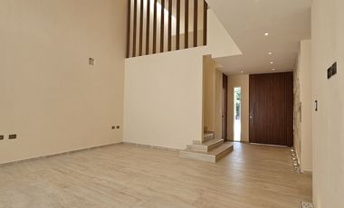 CASA EN VENTA EQUIPADA EN PRIVADA AL NORTE DE MÉRIDA, CHOLUL