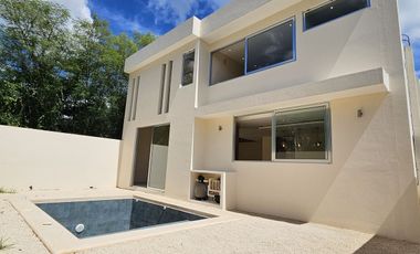 CASA EN VENTA EQUIPADA EN PRIVADA AL NORTE DE MÉRIDA, CHOLUL