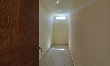 CASA EN VENTA EQUIPADA EN PRIVADA AL NORTE DE MÉRIDA, CHOLUL