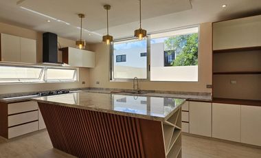 CASA EN VENTA EQUIPADA EN PRIVADA AL NORTE DE MÉRIDA, CHOLUL