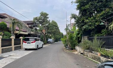 Dijual Rumah Asri dan Nyaman di Tebet Barat