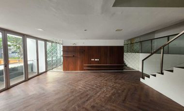 DIJAUL RUMAH MEWAH 3 LANTAI LOKASI BAGUS HARGA MURAH DI CITRA 6