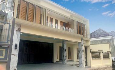 Rumah Mewah Baru Dekat RS Dr Oen Solo Baru