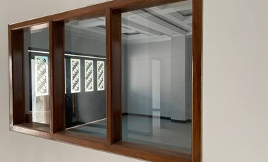 Rumah Mewah Baru Dekat RS Dr Oen Solo Baru