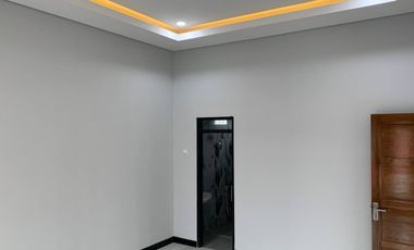 Rumah Mewah Baru Dekat RS Dr Oen Solo Baru