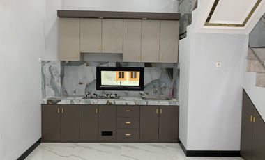 Rumah Mewah Baru Dekat RS Dr Oen Solo Baru