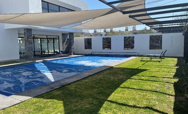 Cabo Metropolitano con casa club casa en renta