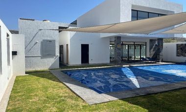 Cabo Metropolitano con casa club casa en renta