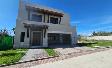 RESIDENCIA EN VENTA EN LA CAVA RESIDENCIAL