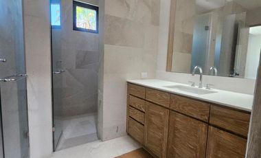 RESIDENCIA EN VENTA EN LA CAVA RESIDENCIAL