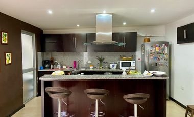 Casa en venta, Machangara. con buhardilla