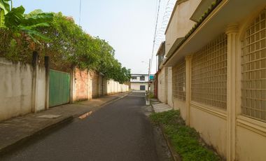 VIVIENDA SOLAR NO.2 DE 135M2 , UBICADO EN LOTIZACIÓN URSEZA 3, EL ORO-MACHALA