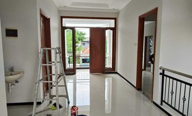 Disewakan Rumah Dukuh Kupang dekat Pakis Kembang Kuning Dukuh Pakis