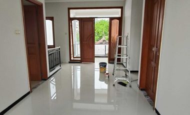 Disewakan Rumah Dukuh Kupang dekat Pakis Kembang Kuning Dukuh Pakis