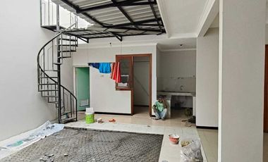 Disewakan Rumah Dukuh Kupang dekat Pakis Kembang Kuning Dukuh Pakis