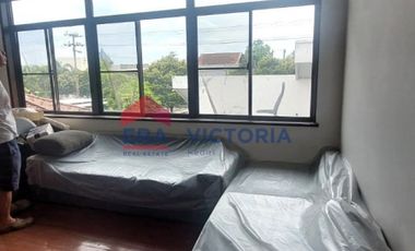 Disewakan Rumahl} ada kolam renang