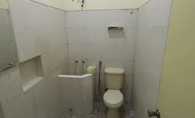 Di Jual Rumah dlm komplek perumahan Timur pasar Colombo condongcatur