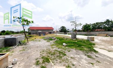 Tanah pinggir jalan besar bonus tempat usaha obyek wisata di Klaten