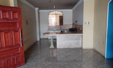 Casa multifamiliar con local comercial en  Machala