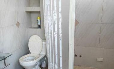 Casa multifamiliar con local comercial en  Machala