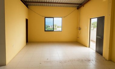 Casa multifamiliar con local comercial en  Machala