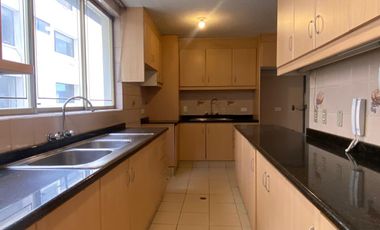 CASA CON UBICACION ESTRATEGICA A LA VENTA.