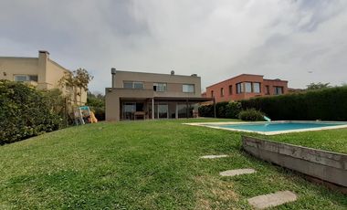 Alquiler temporario enero, Casa Al Lago, 6 ambientes, Pileta, San Agustín, Villanueva, Tigre.