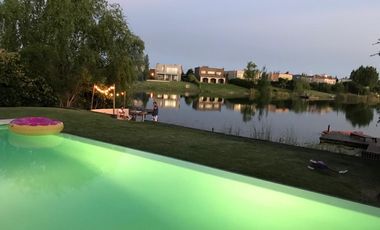 Casa 4 amb.  dep. del  20/12 al 31/01 Al Lago, B. Privado San Agustín, Villanueva