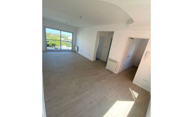 2 AMBIENTES  con tamaño de tres  +CON COCHERA