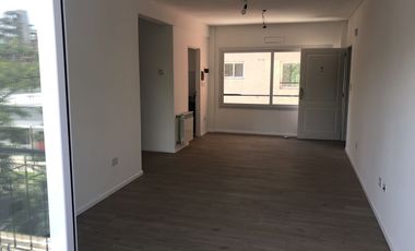 2 AMBIENTES  con tamaño de tres  +CON COCHERA