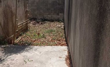 Casa con amplio terreno, a una cuadra del Parque Adolfo López Mateos