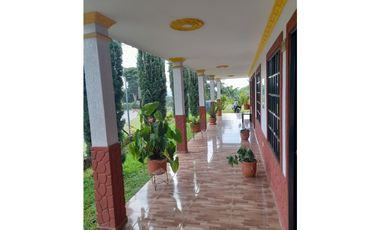 SE VENDE FINCA HOTEL EN QUIMBAYA 3 CUADRAS