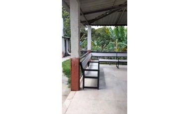 SE VENDE FINCA HOTEL EN QUIMBAYA 3 CUADRAS