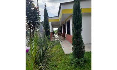 SE VENDE FINCA HOTEL EN QUIMBAYA 3 CUADRAS