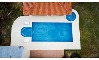 GORGONA / MALIBU LAKES / 750M2 / 6 HABITACION / 2 PARKING / AMOBLADO