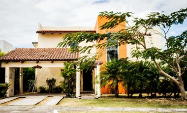 GORGONA / MALIBU LAKES / 750M2 / 6 HABITACION / 2 PARKING / AMOBLADO