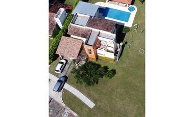 GORGONA / MALIBU LAKES / 750M2 / 6 HABITACION / 2 PARKING / AMOBLADO