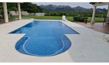 GORGONA / MALIBU LAKES / 750M2 / 6 HABITACION / 2 PARKING / AMOBLADO