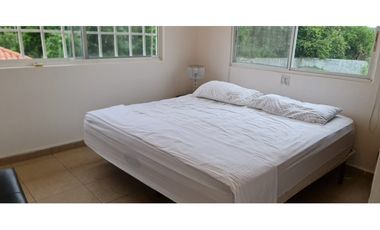 GORGONA / MALIBU LAKES / 750M2 / 6 HABITACION / 2 PARKING / AMOBLADO