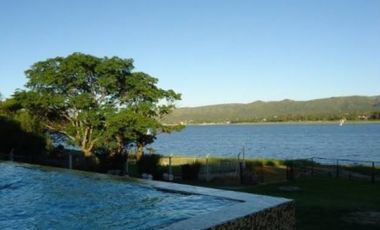 CARLOS PAZ CORDOBA VENDO CASA CON COSTA AL LAGO