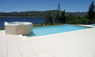 CARLOS PAZ CORDOBA VENDO CASA CON COSTA AL LAGO
