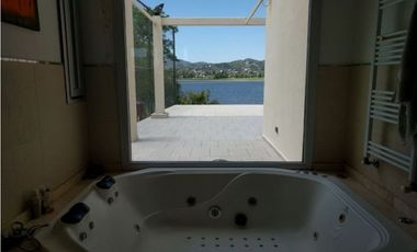 CARLOS PAZ CORDOBA VENDO CASA CON COSTA AL LAGO