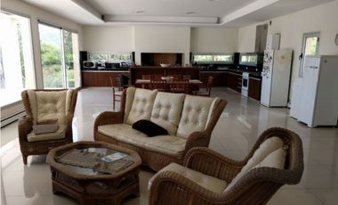 CARLOS PAZ CORDOBA VENDO CASA CON COSTA AL LAGO