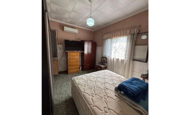 PARIS 2950, entre Santiago y Asunción, Isidro Casanova