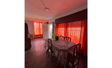 PARIS 2950, entre Santiago y Asunción, Isidro Casanova