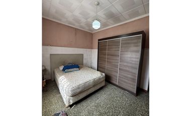 PARIS 2950, entre Santiago y Asunción, Isidro Casanova